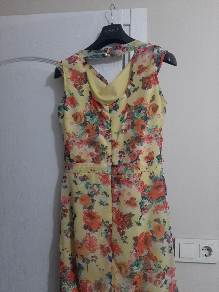 Sarı Çiçekli Mini V Yakalı Elbise - Görsel 2