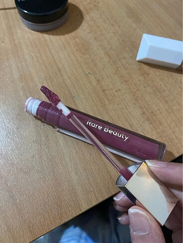Beden Renk Rare Beauty Lip Balm