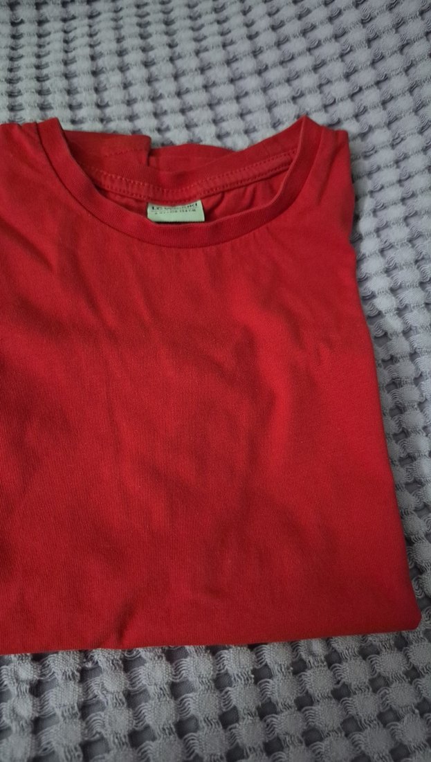 Çocuk için kırmızı ve beyaz  tişörtler - Görsel 3