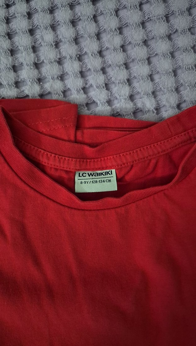 Çocuk için kırmızı ve beyaz  tişörtler - Görsel 4