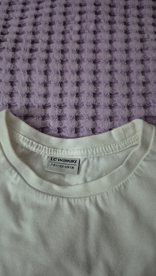 Çocuk için kırmızı ve beyaz  tişörtler - Görsel 5