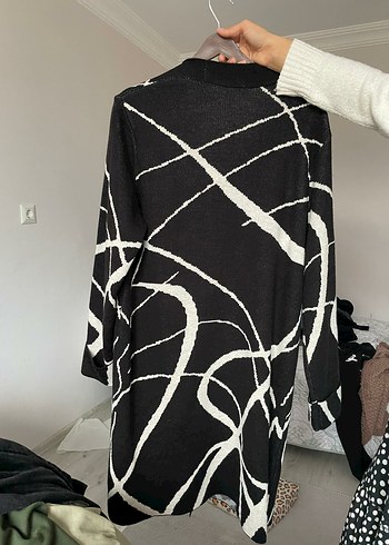 xl Beden Uzun Siyah Beyaz Desenli Örgü Hırka