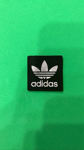 adidas pacht arma etiket