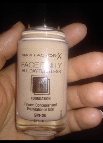 Max factör sand ton fondöten