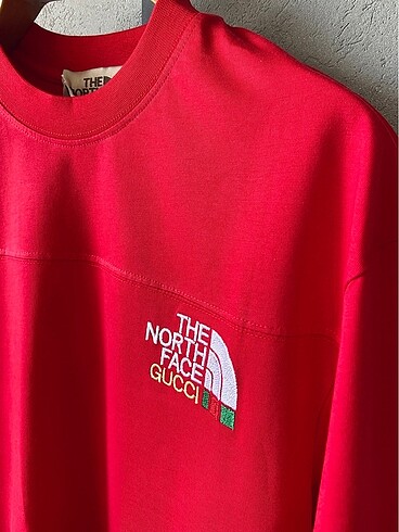 North Face Unisex Kırmızı sırt detaylı north face tshirt