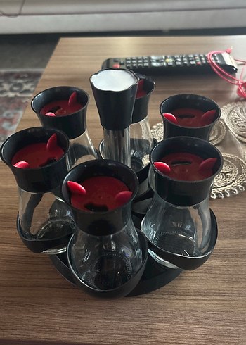 Kırmızı Kapaklı Cam Baharatlık Seti - Görsel 2