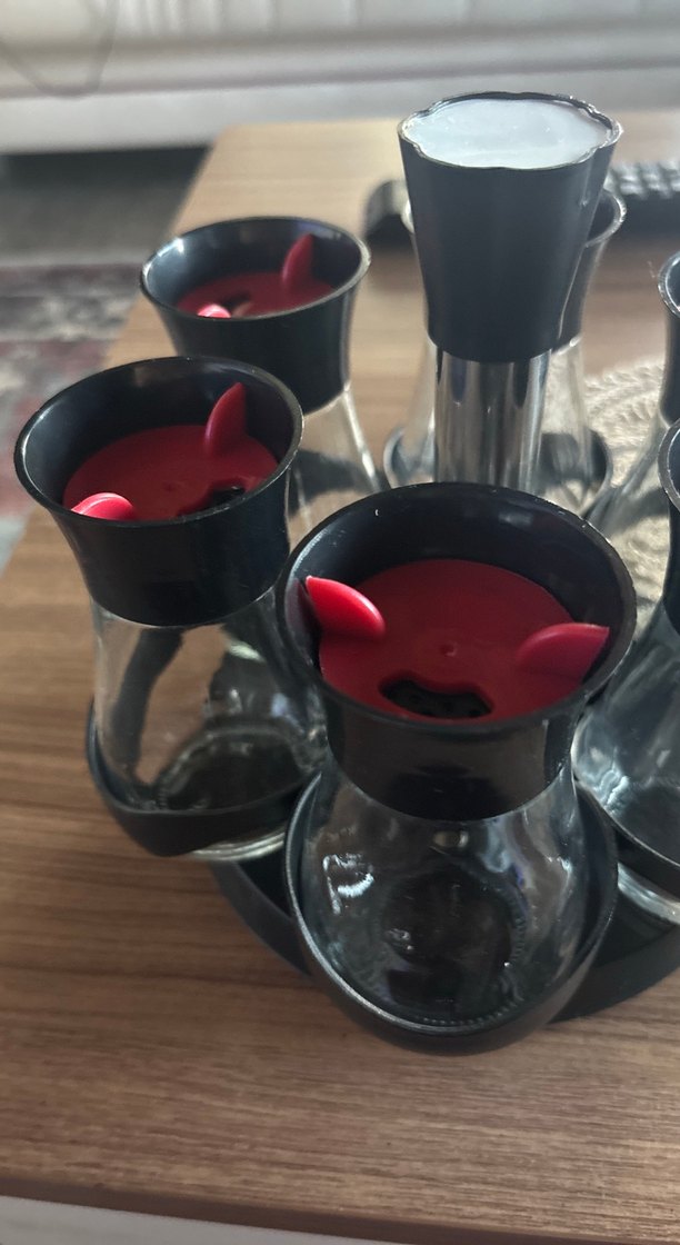 Kırmızı Kapaklı Cam Baharatlık Seti - Görsel 3