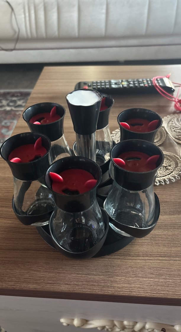 Kırmızı Kapaklı Cam Baharatlık Seti - Görsel 2
