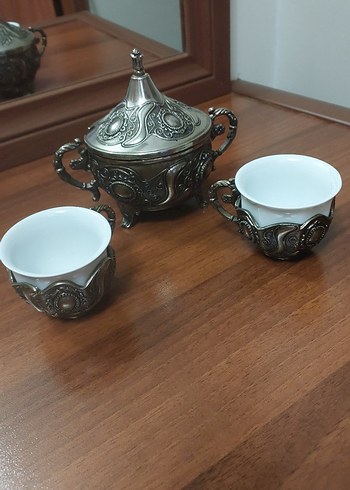 Gümüş Detaylı Beyaz Porselen 2 Fincan ve Şekerlik