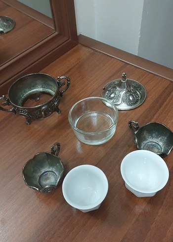  Beden beyaz Renk Gümüş Detaylı Beyaz Porselen 2 Fincan ve Şekerlik