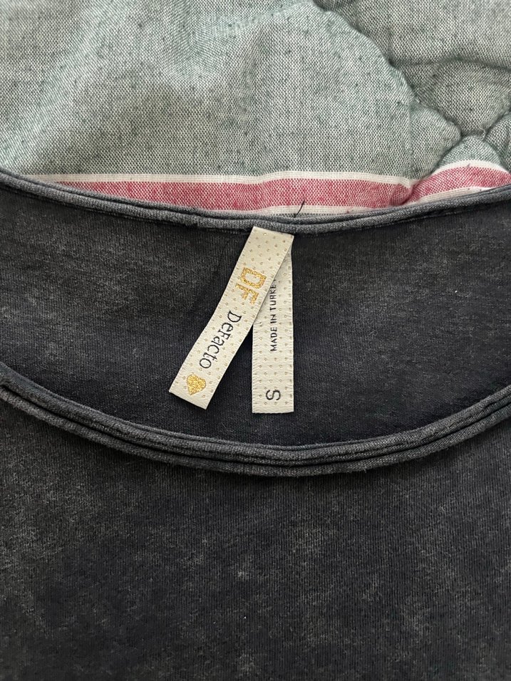 Eskitme Desenli Siyah Tişört - Görsel 2