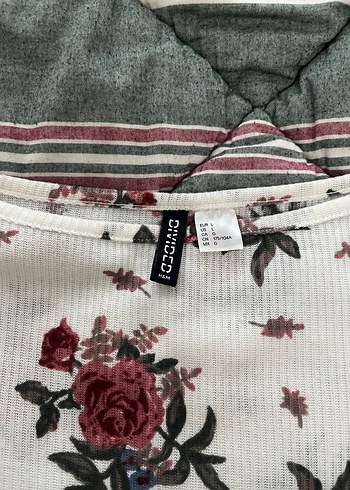 H&M Çiçek Desenli Üst - Görsel 2