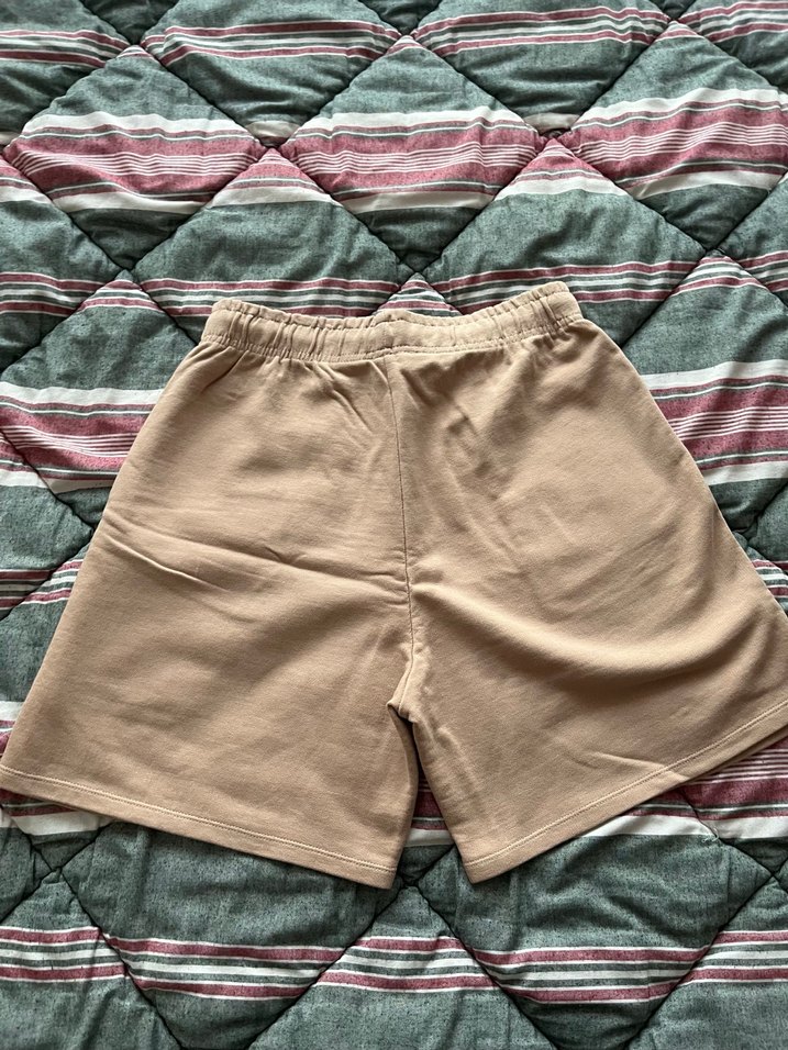 Bershka Bej Rahat Kadın Şort - Görsel 4