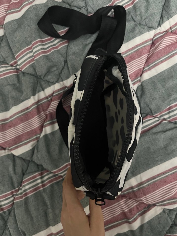 Siyah Beyaz Desenli Çapraz Çanta - Görsel 3