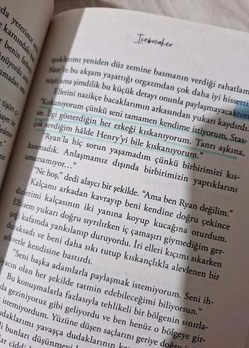Icebreaker Roman Kitabı