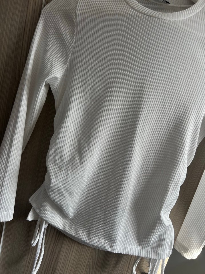 Uzun Kollu Beyaz Kadın Tişört - Görsel 2