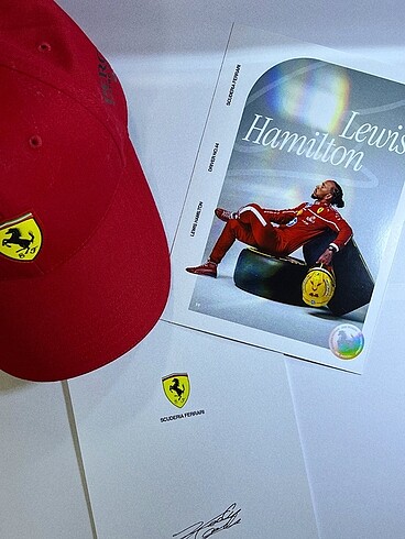 Lewis Hamilton İmzalı Ferrari Kartı