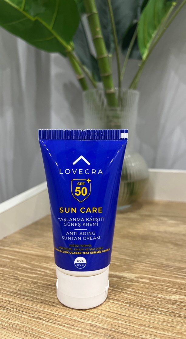 Lovecra SPF 50 Güneş Koruyucu Yaşlanma Karşıtı Krem - Görsel 2