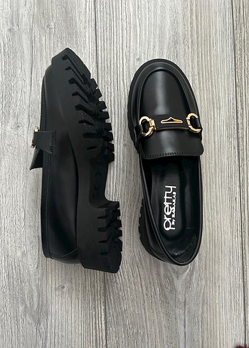 38 Beden siyah Renk Siyah Parlak Tokalı Kadın Loafer