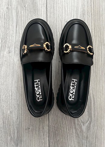 Siyah Parlak Tokalı Kadın Loafer