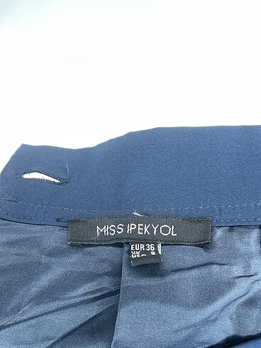 36 Beden lacivert Renk PreLoved Midi Etek %70 İndirimli.