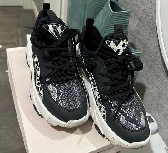 ELLE SNEAKER