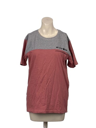 Diğer T-shirt %70 İndirimli.
