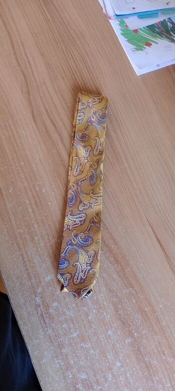 Desenli Hardal sarısı kravat