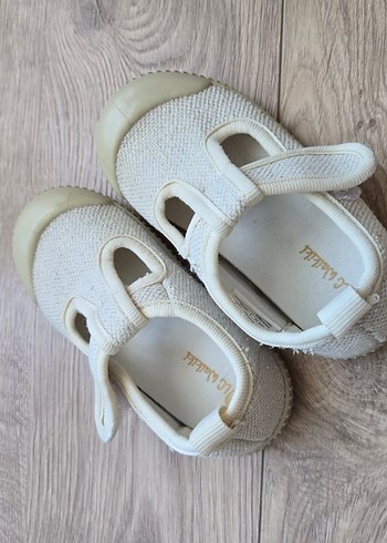 24 Beden LC Waikiki Kız Çocuk Bez Ayakkabı