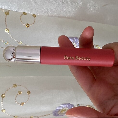 Rare beauty lip oil