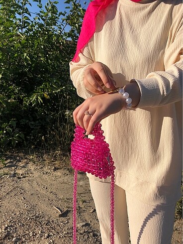 Zara pembe boncuk çanta