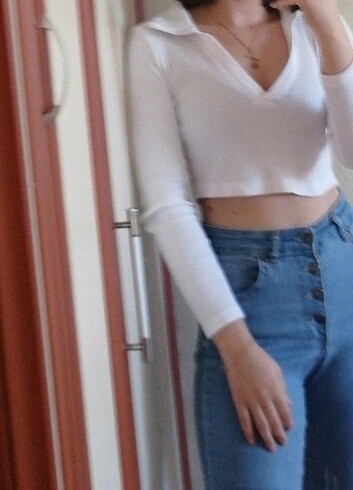 Beyaz uzun kollu crop 