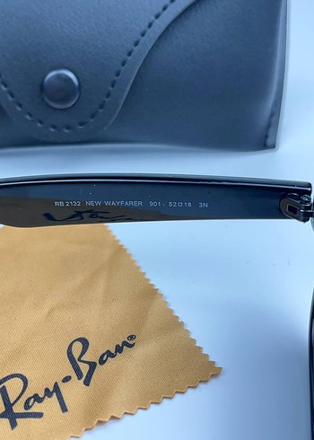 Ray-Ban Siyah Parlak Klasik Kadın Güneş Gözlüğü - Görsel 4
