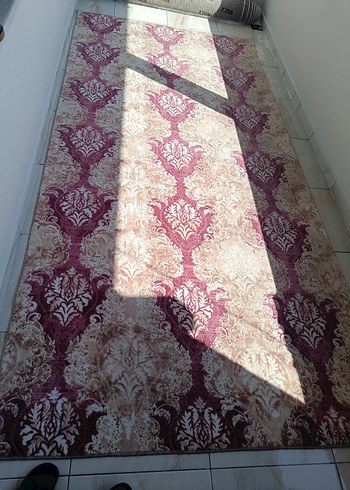 Bordo Soyut Desenli Konvansiyonel Halı