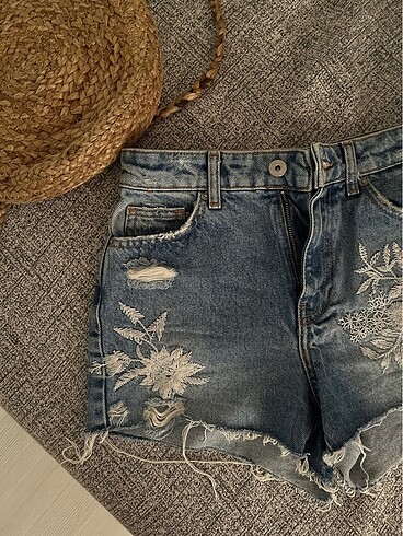 34 Beden Bershka denim şort
