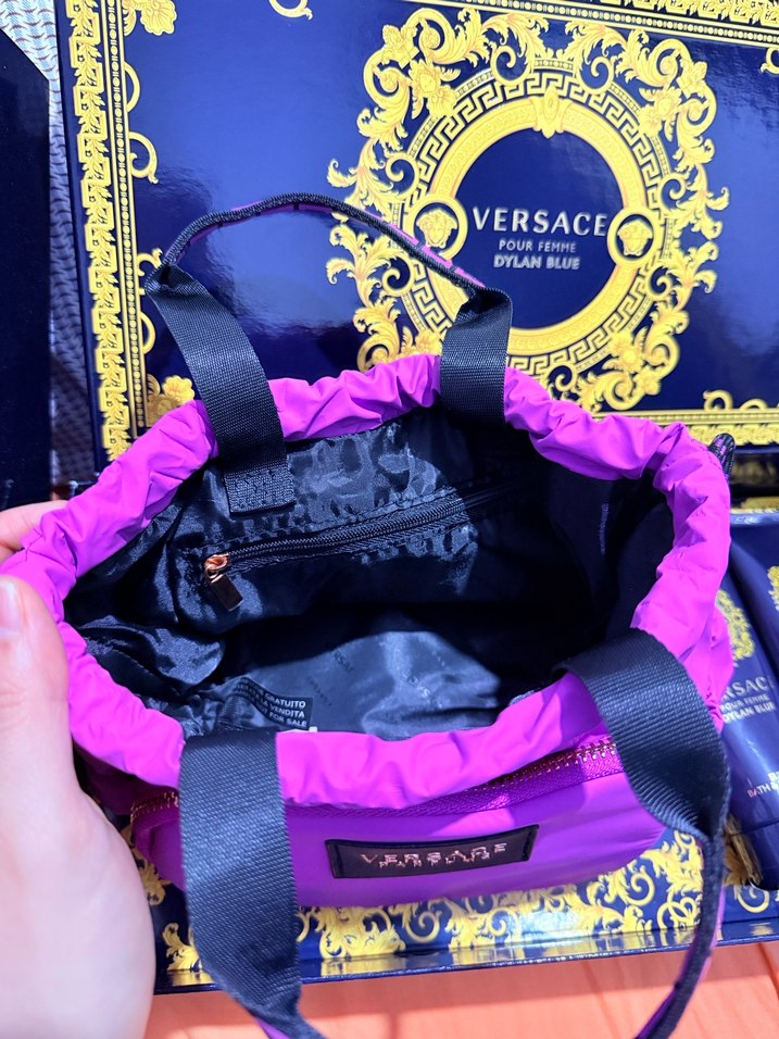 Versace Mor Fermuarlı Kadın Çantası krem +duş jeli - Görsel 4