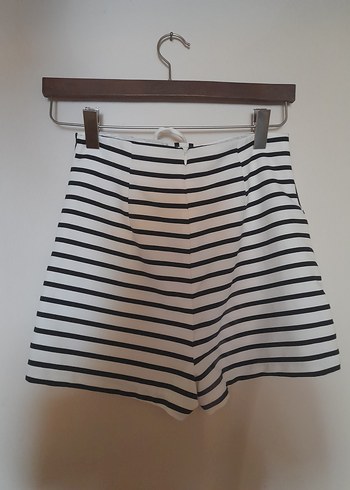 Trendyol & Milla Düğmeli Çizgili Midi Mini *Şort Etek*