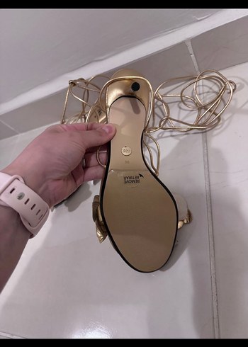 Zara Altın Renkli Çiçek Desenli Dolgu Topuklu Kadın Ayakkabı - Görsel 5