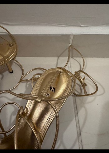 Zara Altın Renkli Çiçek Desenli Dolgu Topuklu Kadın Ayakkabı - Görsel 3