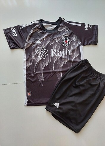 Beşiktaş yeni sezon formasıalt üst takım
