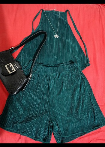 Yeşil Kadın Mini Piliseli Şortlu Takım - Görsel 2