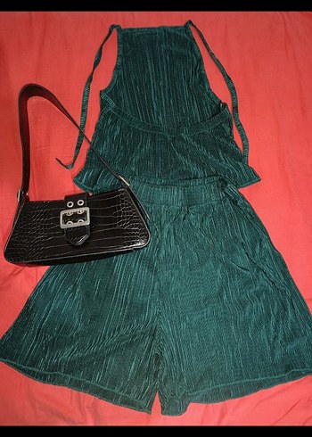 Yeşil Kadın Mini Piliseli Şortlu Takım - Görsel 4