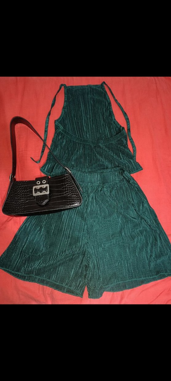 Yeşil Kadın Mini Piliseli Şortlu Takım - Görsel 4