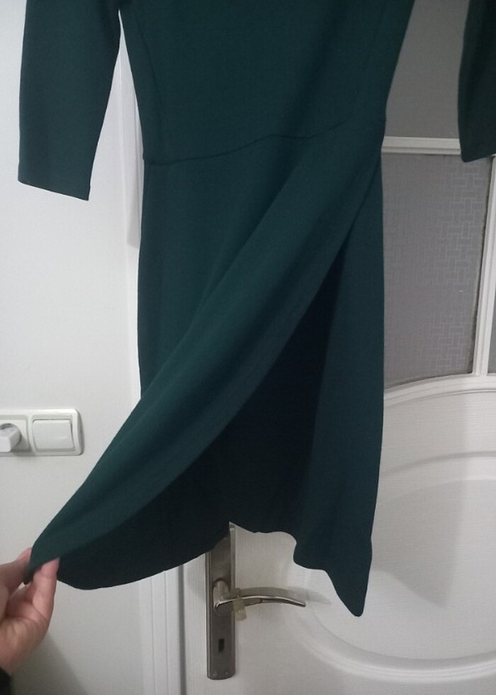 Yırtmaçlı elbise - Görsel 2