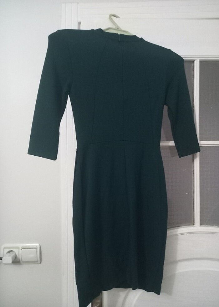 Yırtmaçlı elbise - Görsel 3