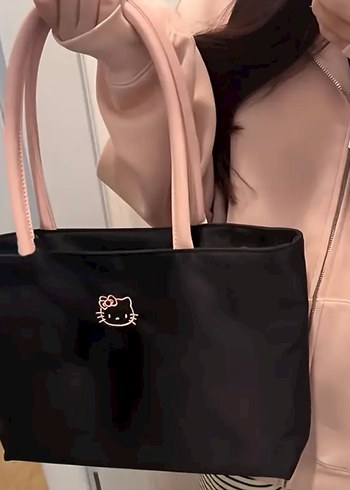 Hello kitty Siyah Omuz Çantası - Görsel 2