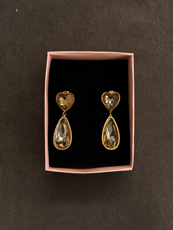 Altın Renkli Çelik Taşlı Küpe - Görsel 2