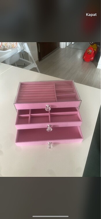 Pembe takı kutusu