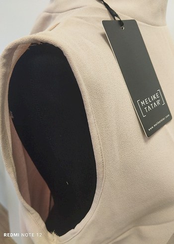 MELİKE TARTAR Bej Yüksek Yakalı Kolsuz Tunik - Görsel 6