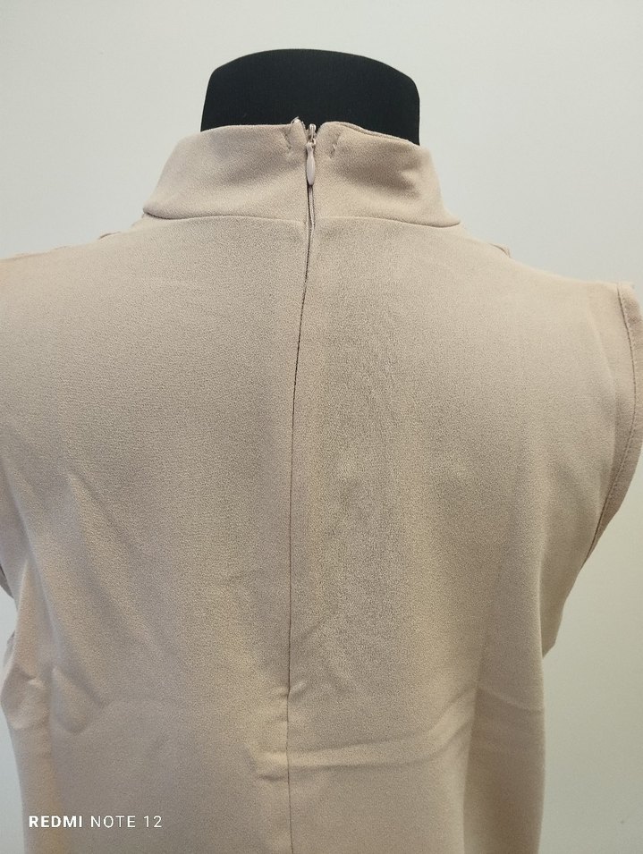 MELİKE TARTAR Bej Yüksek Yakalı Kolsuz Tunik - Görsel 3